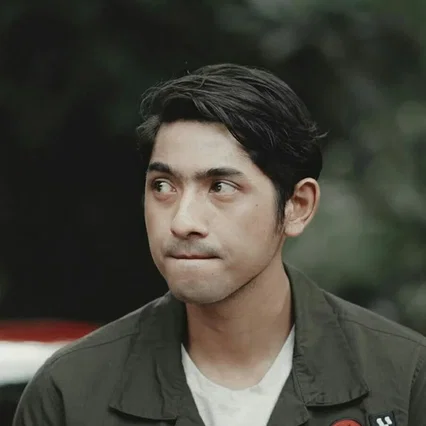  Arya Saloka