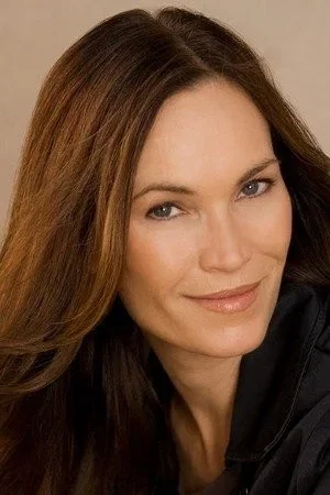  Lisa Stothard photo