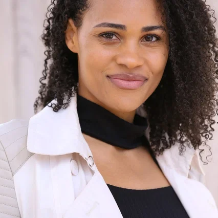  Arianna Scott