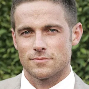 Photo star :  Dylan Bruce