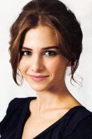 Ezgi Asaroglu photo