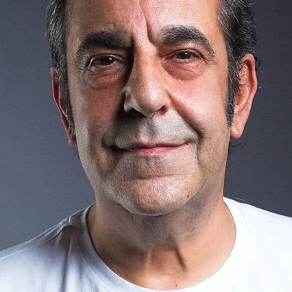  Özkan Uğur