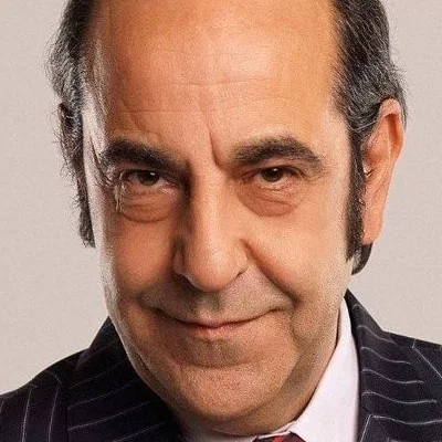  Özkan Uğur