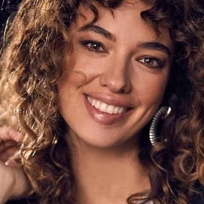  Seda Bakan