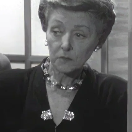  Nina Myral