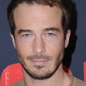 Photo star : Ryan Carnes