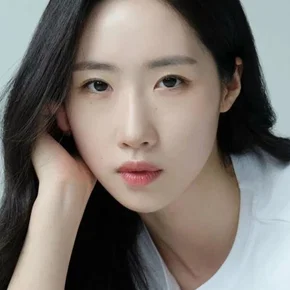 Photo star :  Kang So-yi