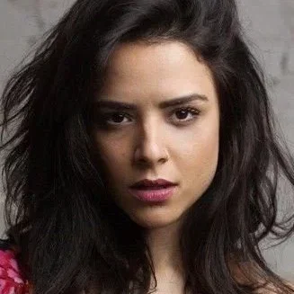  Kathia Calil