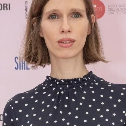  Lili Horvát