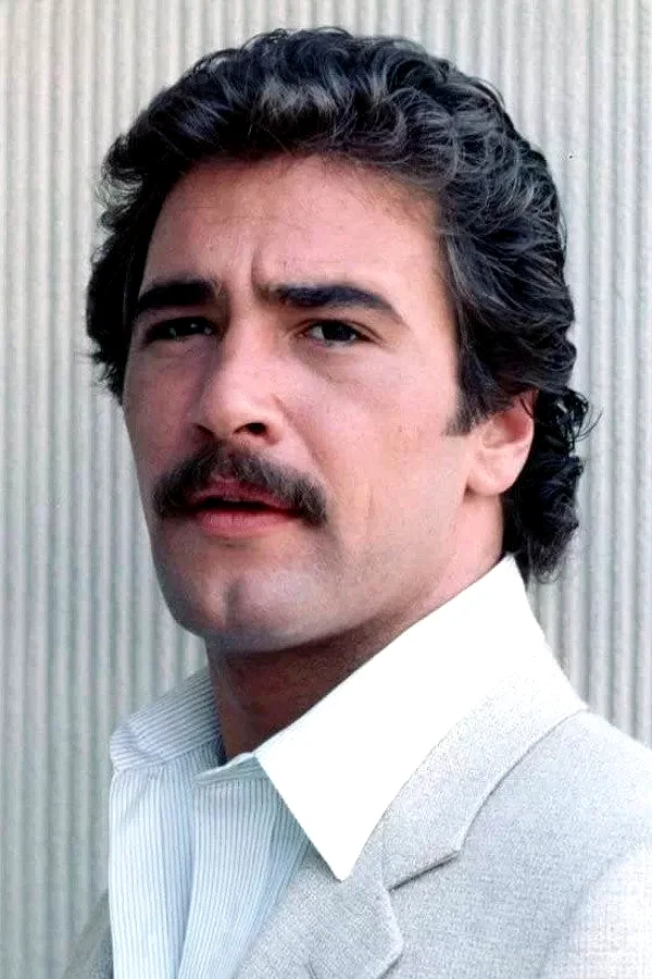  Lee Horsley