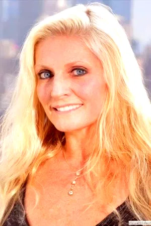  Carol Levy