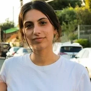  Camille Shooshani