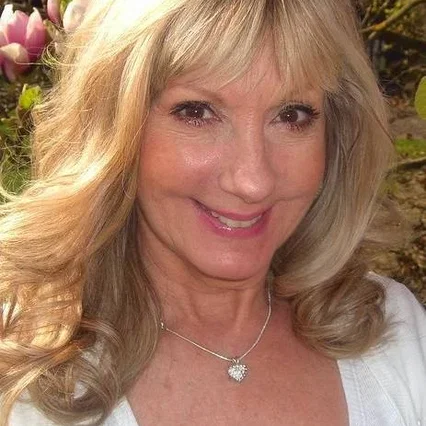  Susie Silvey