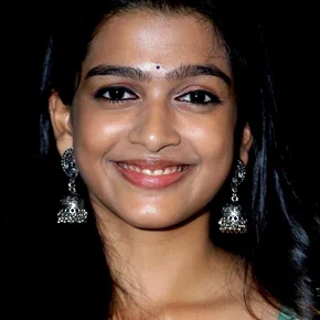 Photo star :  Ananthika Sanilkumar