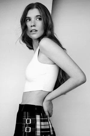  Lesley Grant