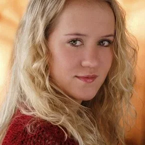 Photo star :  Aria Noelle Curzon