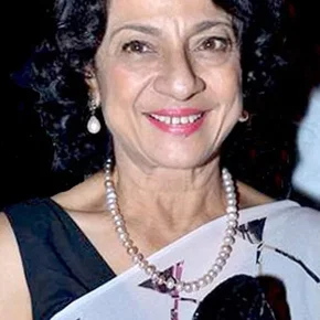 Photo star :  Tanuja Samarth
