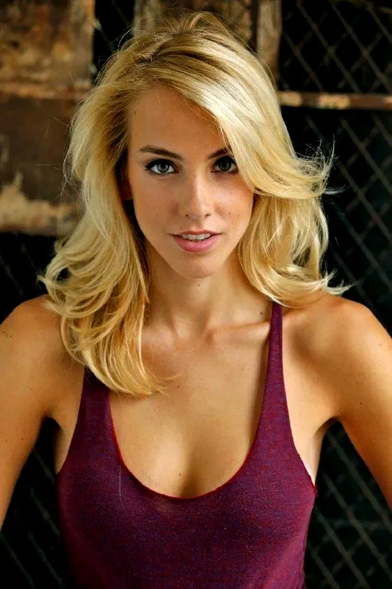  Lindsay Sawyer
