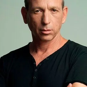  Yiftach Katzur