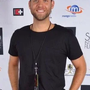  Daniel Robaire