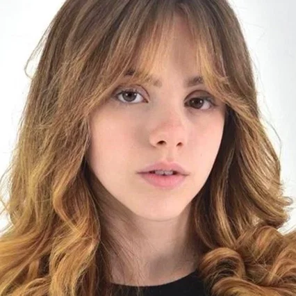  Júlia Svacinna