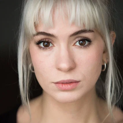  Ana Dumitrașcu