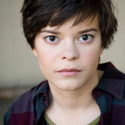  Elizabeth Hinkler