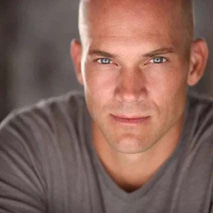  Aaron Smolinski