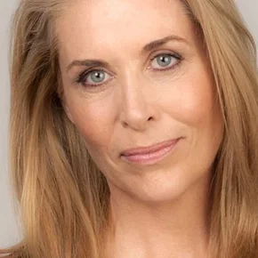 Photo star :  Jennifer Ward-lealand
