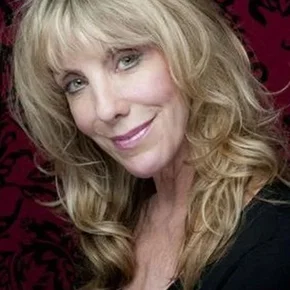 Photo star :  Ellen-Ray Hennessy