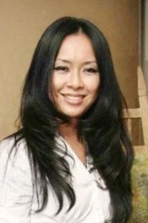  Maya Hasan photo