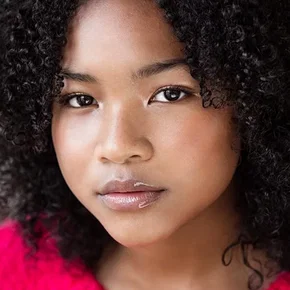 Photo star :  Laya DeLeon Hayes