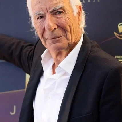  Héctor Cantolla