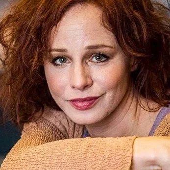  Eszter Ónodi