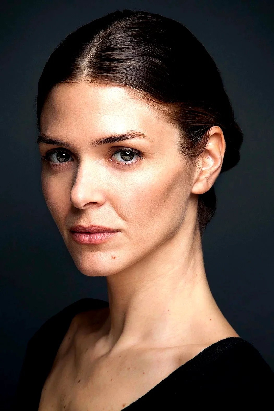  Zeynep Özder