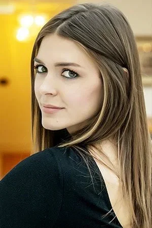  Zeynep Özder photo