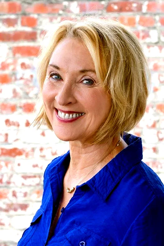 Lorri Holt