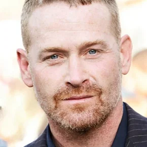 Photo star : Max Martini