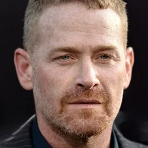 Photo star : Max Martini