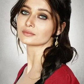 Photo star : Nurgul Yesilcay