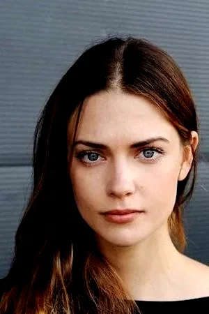  Laura Berlin