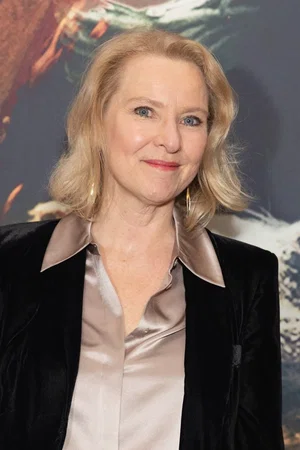 Teresa Banham