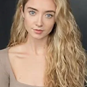  Ella Starbuck