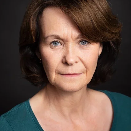  Gillian Broderick