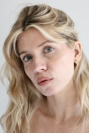  Emily Lape