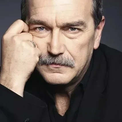  Cem Kurtoğlu
