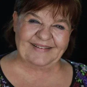  Defne Yalnız