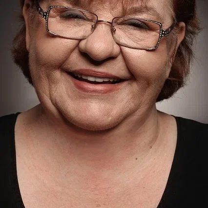  Defne Yalnız