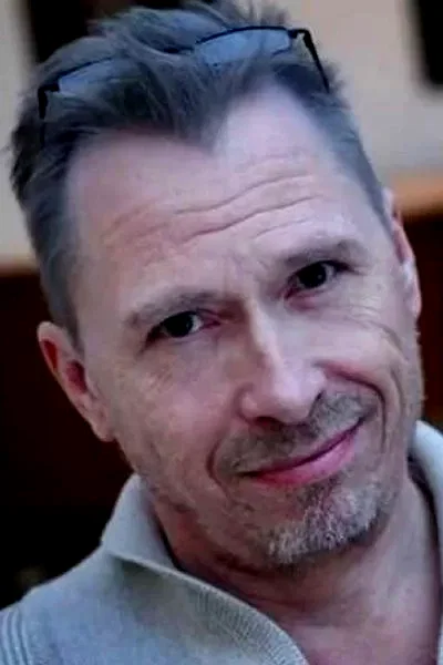  Peter Zhelder