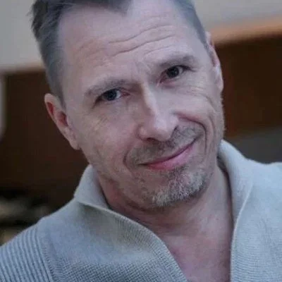  Peter Zhelder